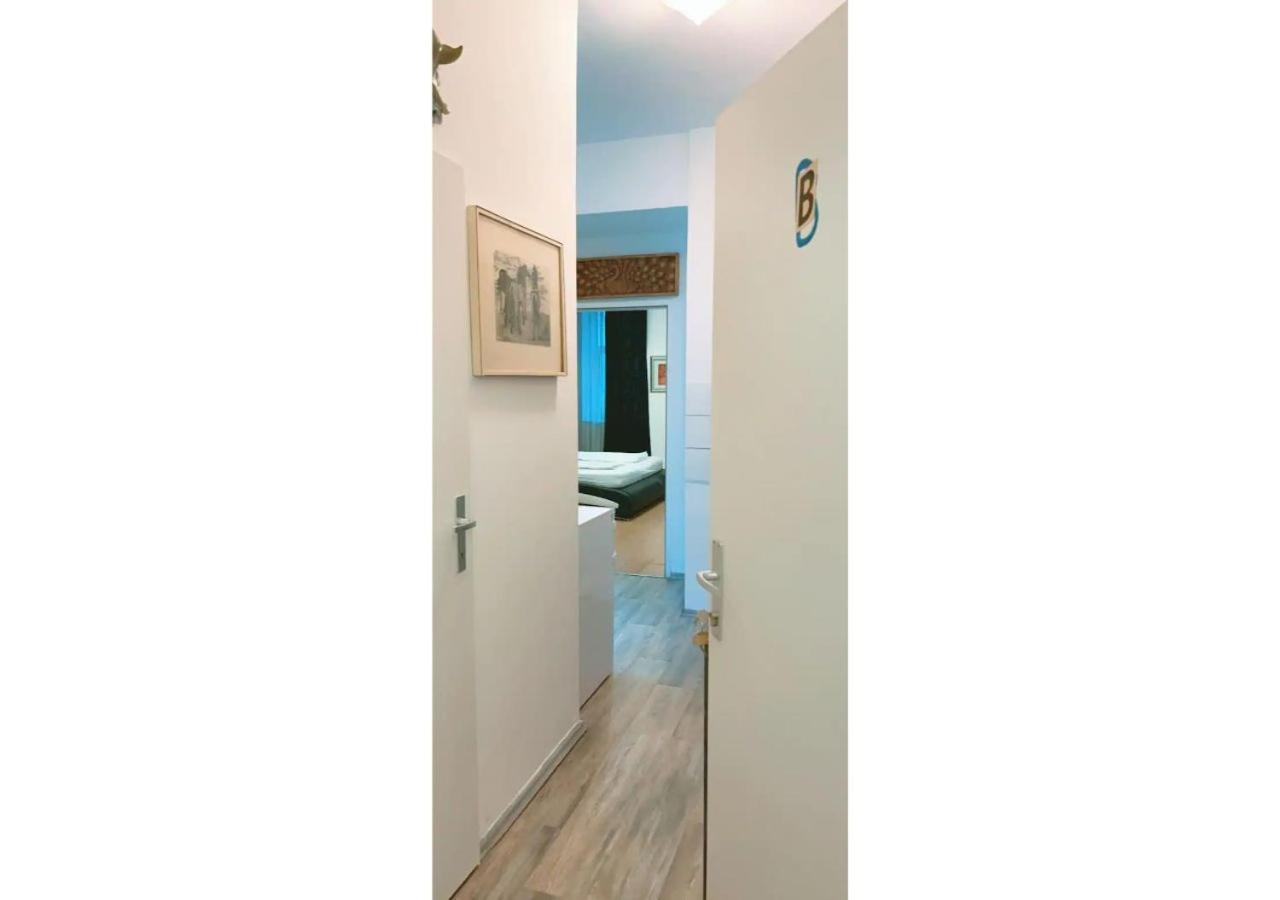 Apartamento Sweet 1br Apt. Simmering - Ideal For Longstays *
